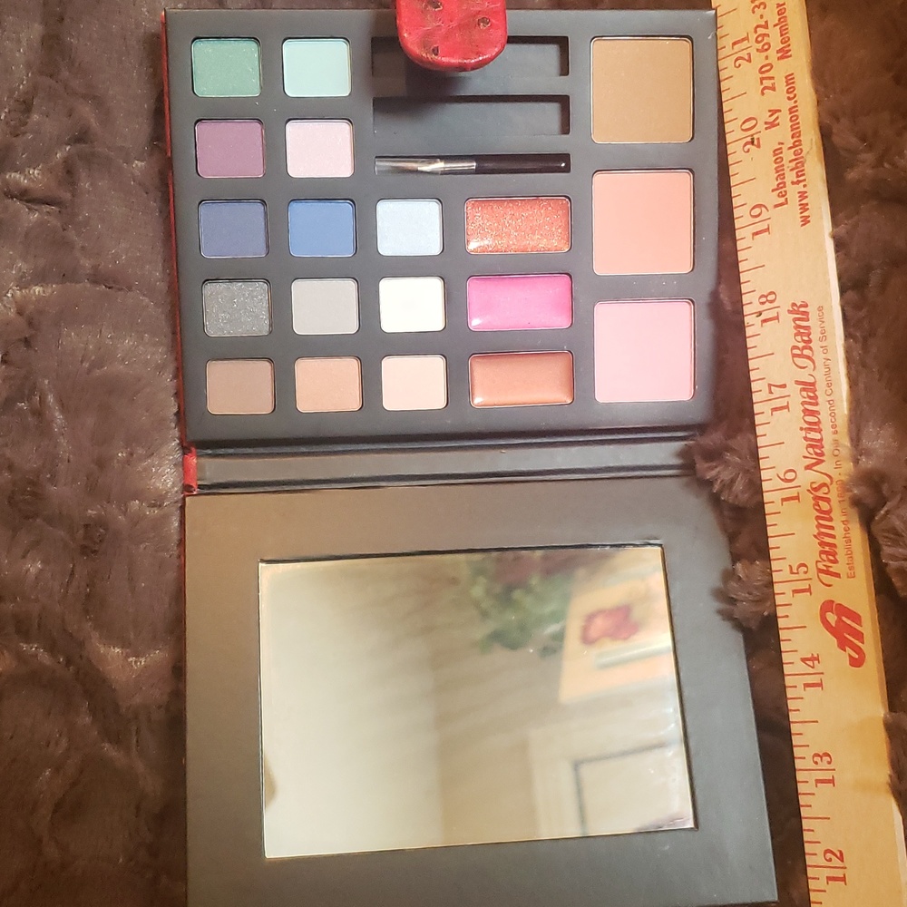 Parisian Eye, check, and lip palette